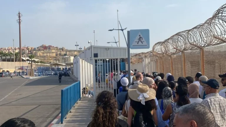 المغرب يخنق تجارة سبتة ومليلية (إل إسبانيول)