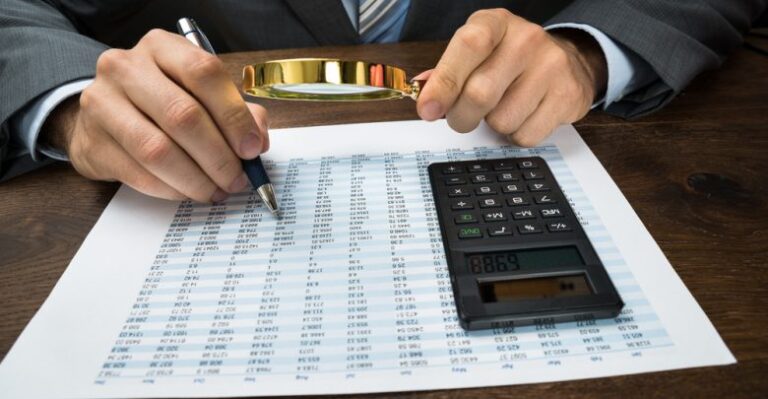 خبير يكشف الزيادات المرتقبة في عقود التأمين بعد رفع ضريبة صندوق الكوارث الطبيعية