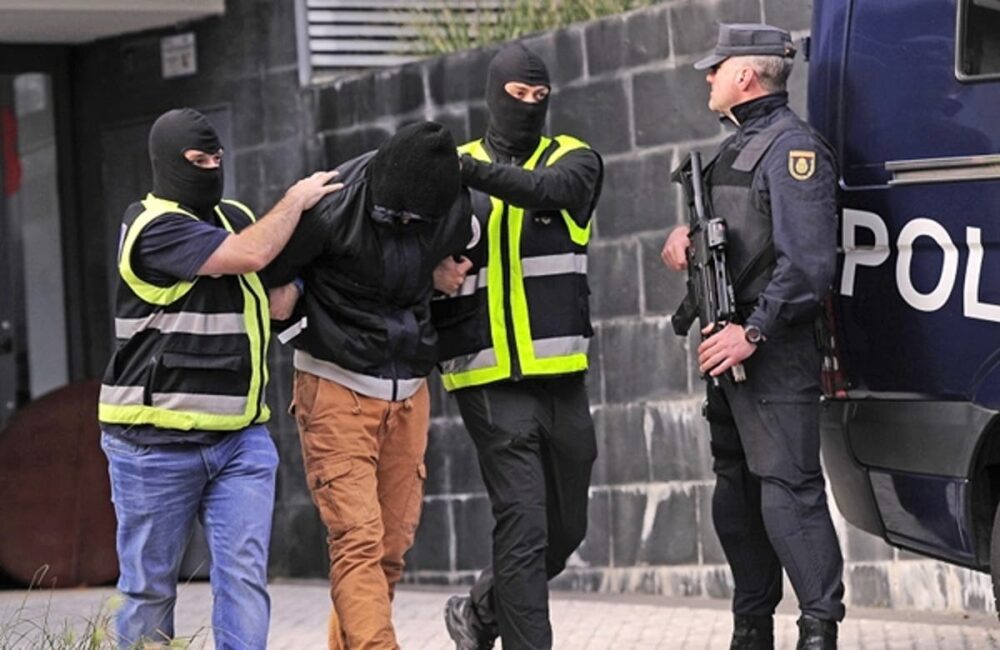 شرطة مليلية المحتلة توقف مطلوبا للمغرب بأربع مذكرات