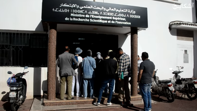 طلبة قبرص يصعدون والوزارة ترد