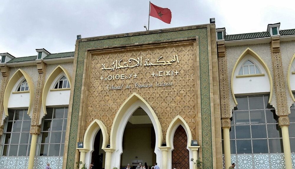القضاء يصدر أحكامه في حق “شباب التيشرت”