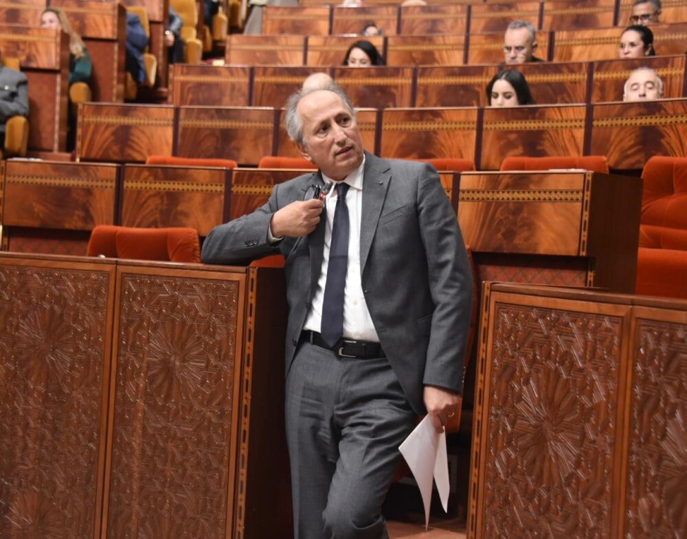 وزير التربية: باش نقرا مزيان سيفطني الوالد لبلاد بعيدة (فيديو)