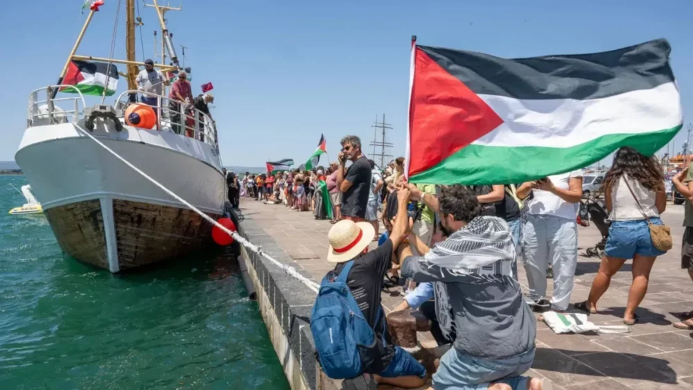 أسطول صمود جديد يستعد للانطلاق نحو غزة وناشط يوضح التفاصيل