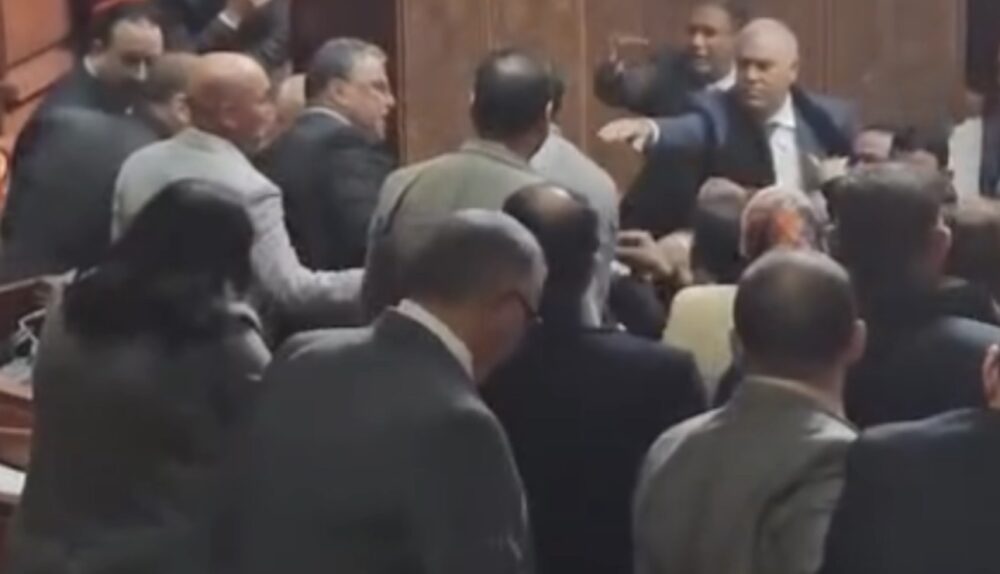 مشادة بالأيدي بين وهبي وبرلماني البيجيدي ولفتيت يتدخل