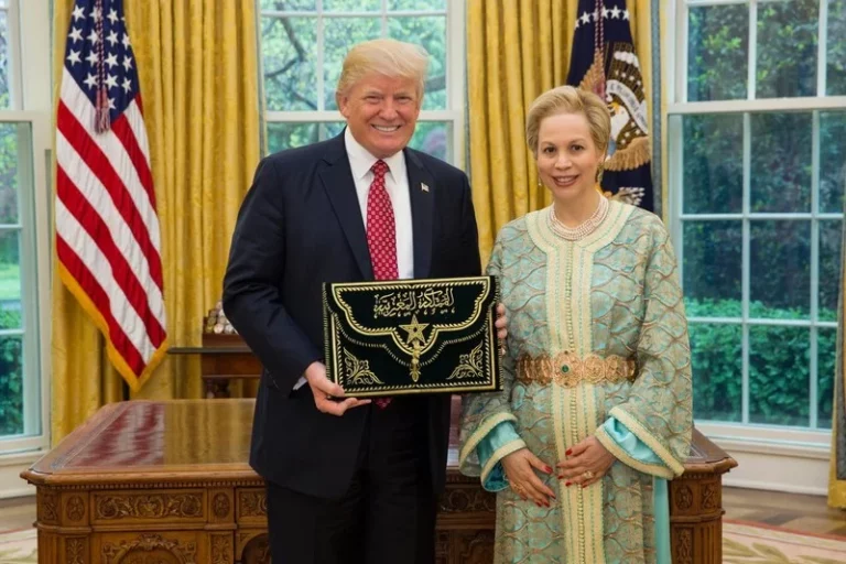 حليف البوليساريو بإسبانيا يحذر من “مسيرة خضراء” نحو سبتة ومليلية بسبب ما وقع في فنزويلا