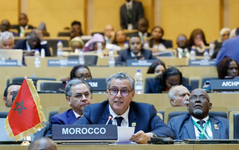 أخنوش يجدد التزام المغرب بالأمن والتنمية في إفريقيا خلال قمة أديس أبابا
