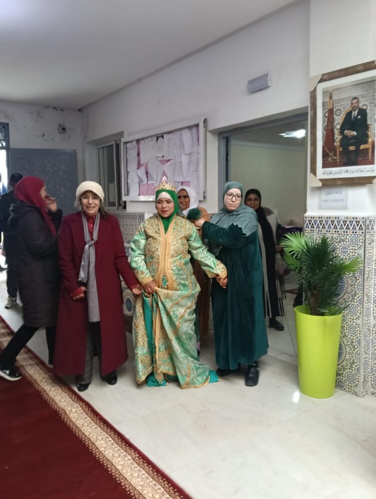 عقيقة جماعية لـ11 مولودا من عائلات نازحة بسبب فيضانات الغرب (صور)