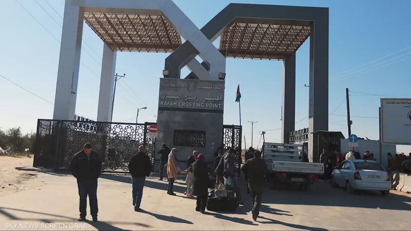 إسرائيل تفتح معبر رفح لعبور سكان قطاع غزة