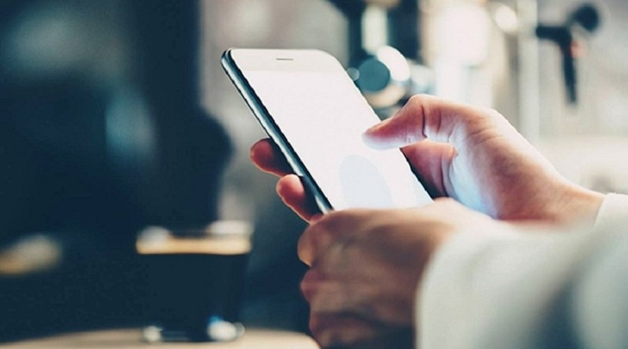 إدارة الدفاع الوطني تحذر من برمجية “خبيثة” للتجسس والاحتيال وخبير سيبراني يوضح