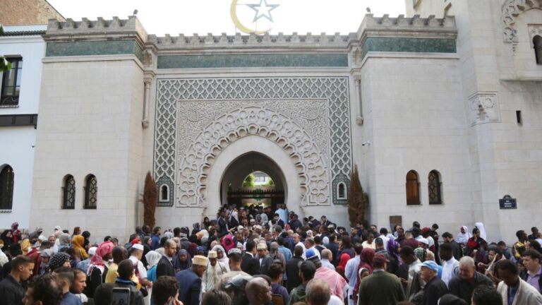 الحسابات الفلكية تحسم موعد عيد الفطر الجمعة 20 مارس بفرنسا