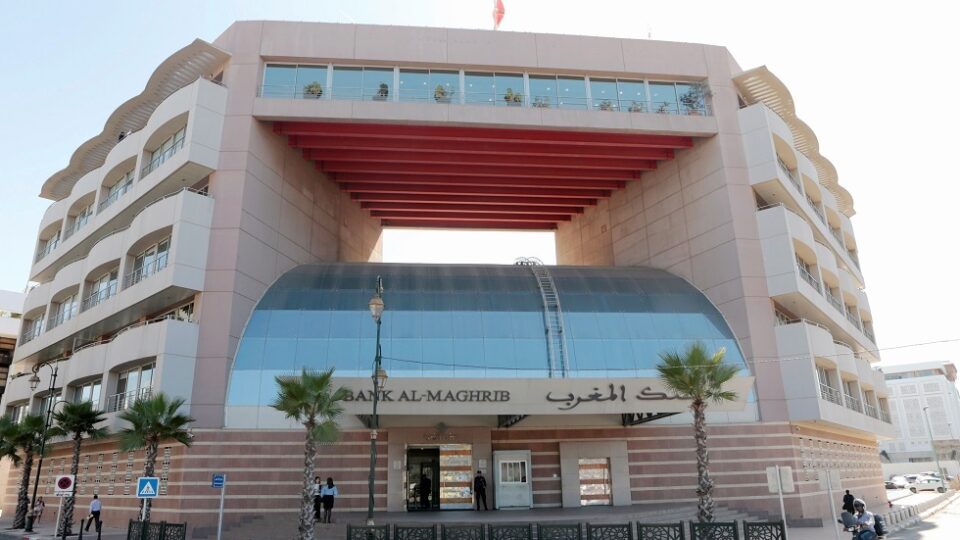 بنك المغرب يقرر الإبقاء على سعر الفائدة الرئيسي دون تغيير