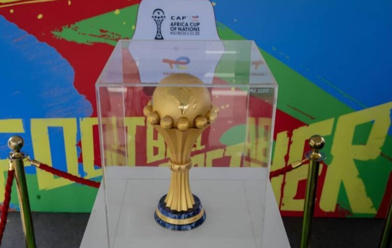 السنغال تنصاع للأمر الواقع وتعتزم تسليم الكأس للمغرب (فيديو)