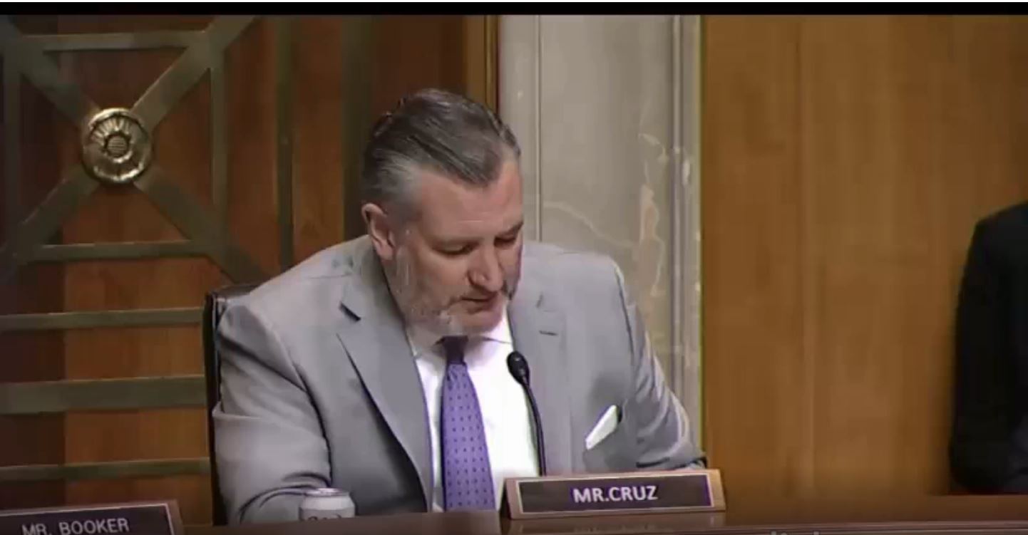 سيناتور أمريكي يحذر من تحويل “البوليساريو” إلى وكيل إيران في افريقيا ( فيديو)