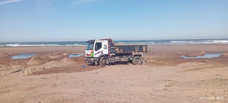 إحباط نهب كميات ضخمة من الرمال ضواحي طنجة