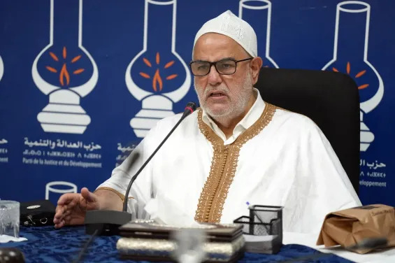 بنكيران “يشتم ويطرد” مصورا صحافيا من ندوة “البيجيدي” المخصصة لتقييم الحصيلة الحكومية
