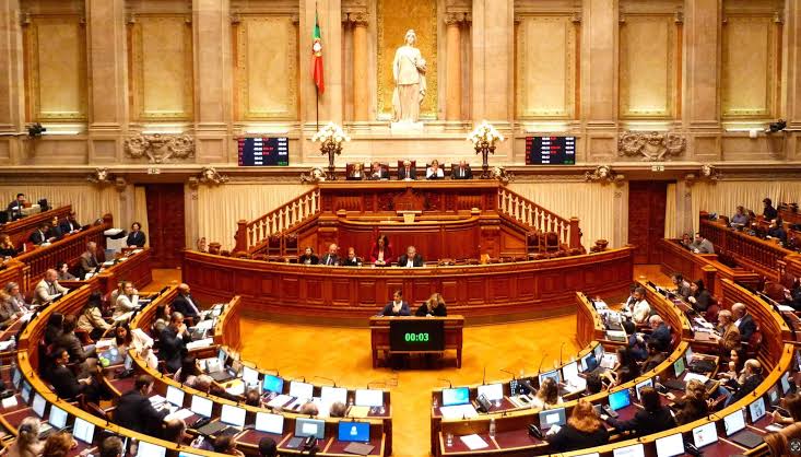 البرتغال.. اتفاق جديد بين الحكومة واليمين المتشدد بشأن قانون الجنسية