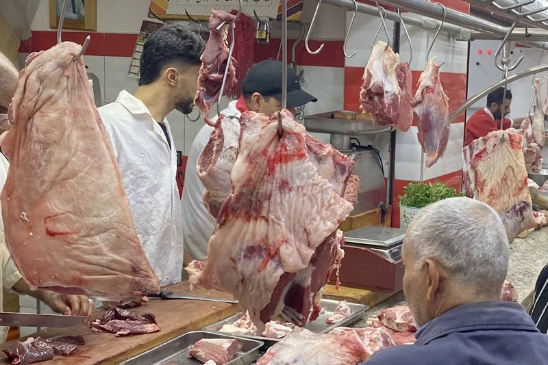 لماذا ارتفعت أسعار اللحوم؟ (مهني يجيب)