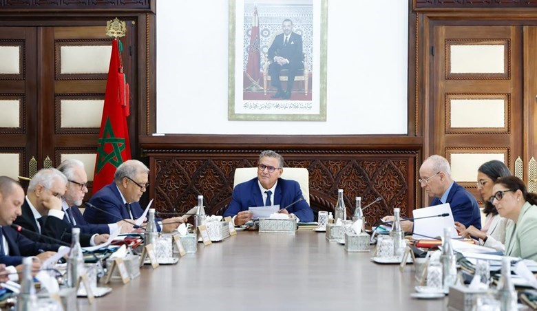 الحكومة تُخرج “النظام الأساسي الخاص بموظفي الجماعات”