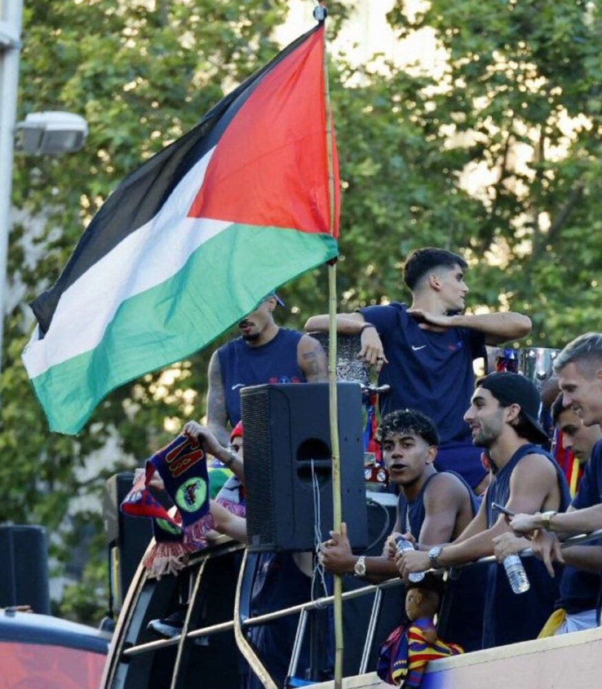 مجموعات يمينية تهاجم لامين يامال بعد رفعه راية فلسطين وتطالب بترحيله إلى المغرب