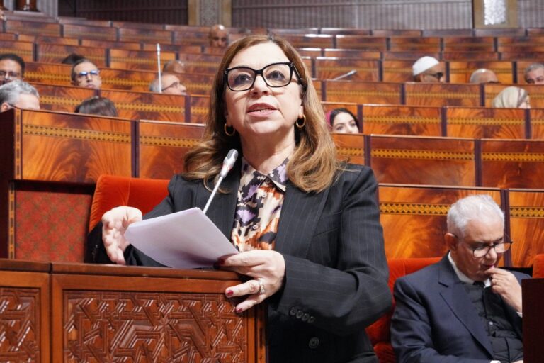 بن يحيى تبشر مستخدمي التعاون الوطني بنظام أساسي جديد