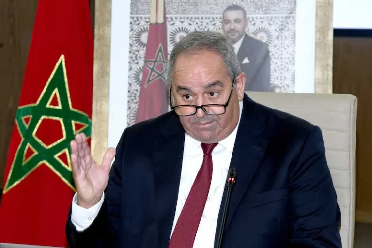 الأساتذة الجامعيون يحتجون ضد ميداوي أيام العيد