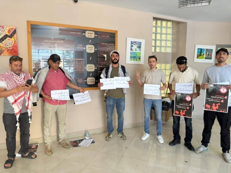 أساتذة “التعاقد” يصعدون بطنجة ويدخلون في اعتصام مفتوح