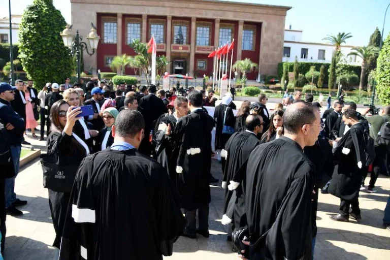 مجلس المنافسة مطالب بتحرير مهنة المحاماة من “القيود التمييزية”
