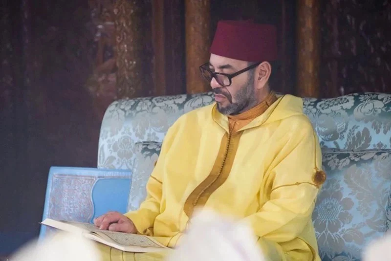 الملك يعزي أسرة عبد الوهاب الدكالي