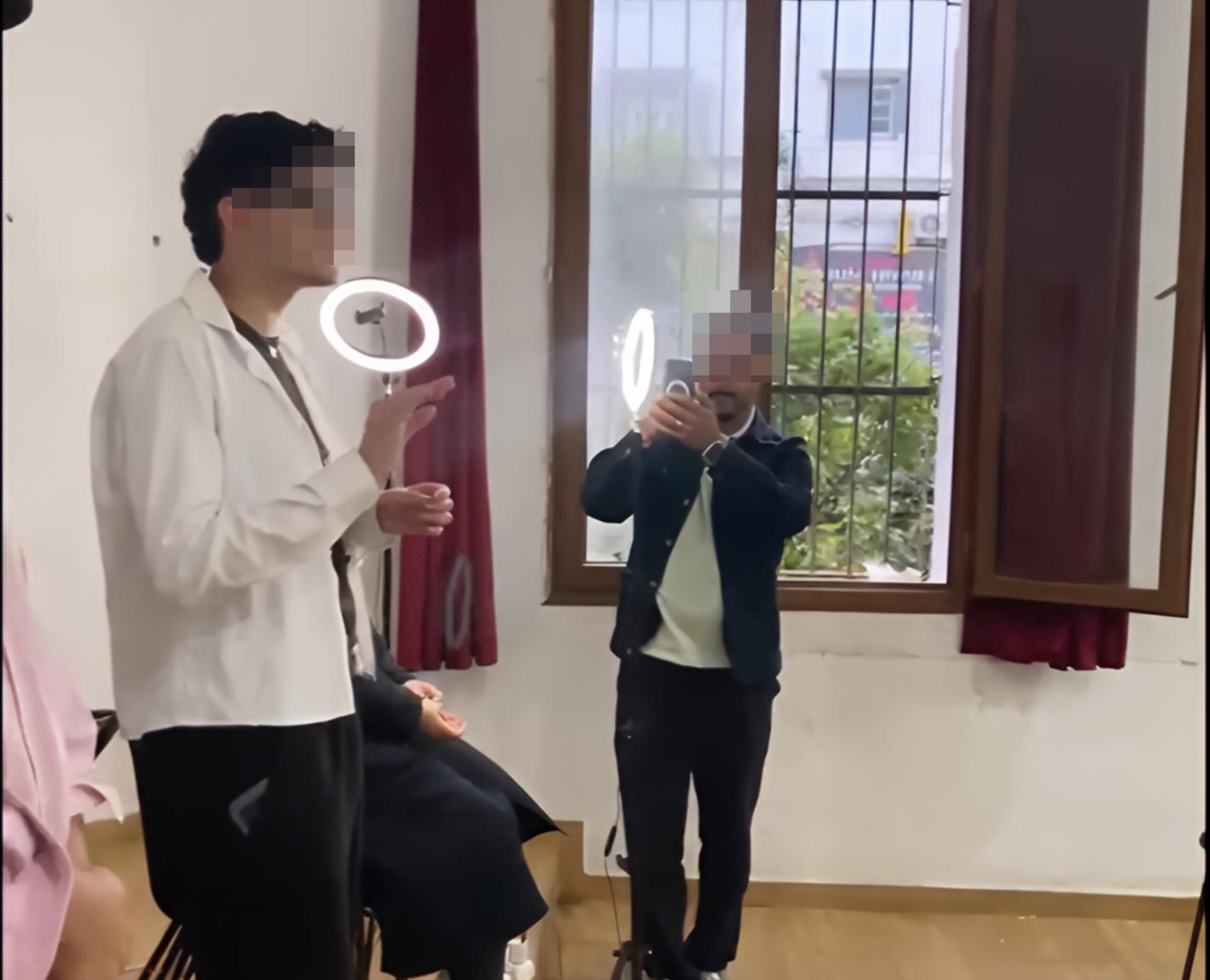 ورشة لتعليم المكياج داخل مقر حزب الاستقلال تشعل جدلا بالعرائش والمفتش الإقليمي يوضح (فيديو)