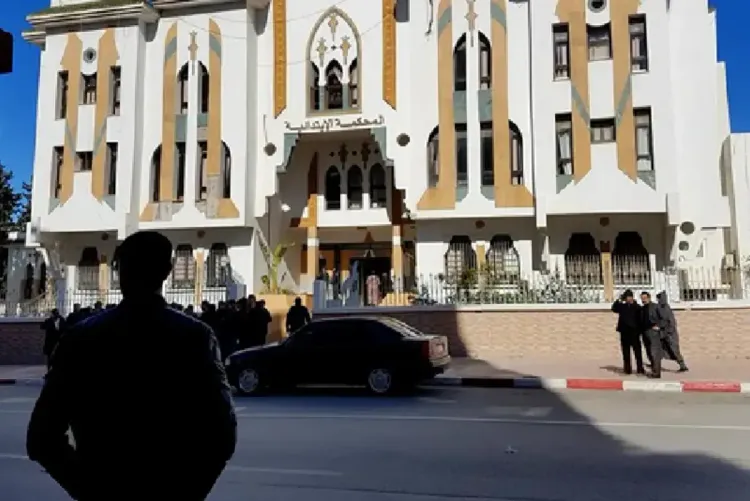 أربع عقود سجناً لمتورطين في عملية تهريب ضخمة بسواحل الحسيمة