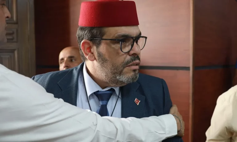 مستشار استقلالي يسيء للمؤسسة الملكية والأمن الوطني