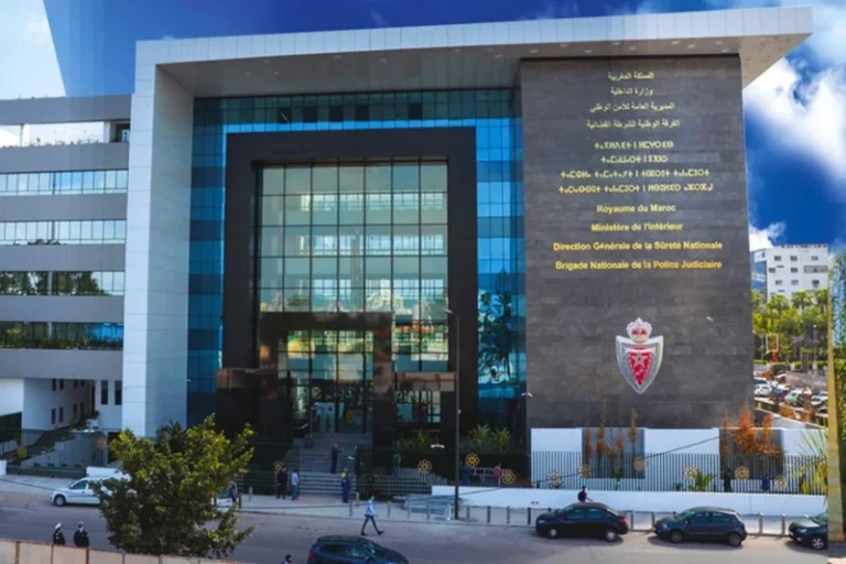 شرطة مراكش توقف متهما بالنصب باسم التوظيف في أسلاك الأمن
