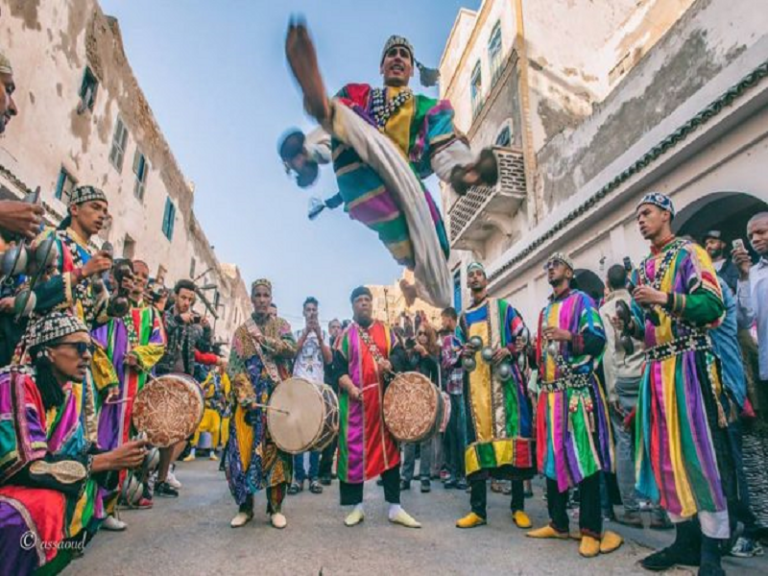 الصويرة بين بريق “مهرجان كناوة” ومرارة الواقع التنموي المنسي