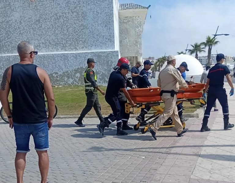 سقوط عامل من صومعة المسجد الأعظم بالفنيدق يعيد الجدل حول شروط السلامة في الأوراش (صور)
