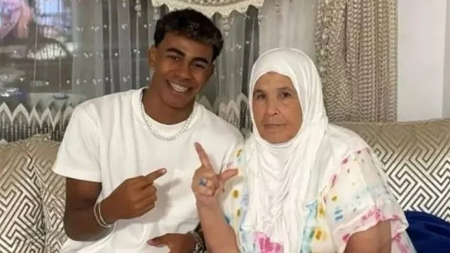 جدة لامين يامال تثير الجدل: “حفيدي ليس من المغرب.. ولد وتعلم في إسبانيا”
