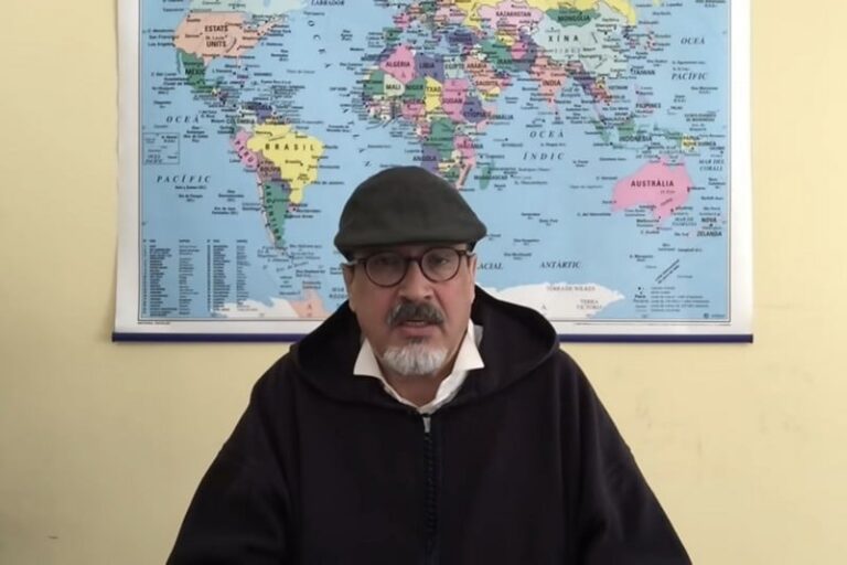 توقيف الصحافي علي لمرابط بمطار طنجة الدولي