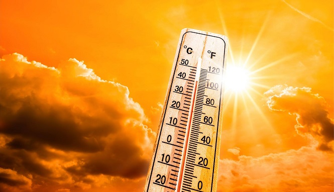 طقس الإثنين.. أجواء حارة كتل ضبابية منخفضة بهذه المناطق