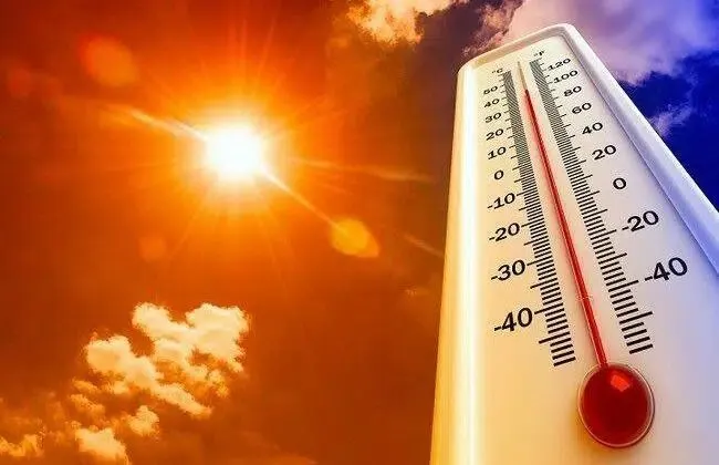 طقس الجمعة.. أجواء حارة وتساقطات ضعيفة بهذه المناطق