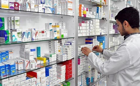 الحكومة تصادق على مرسوم خفض أسعار الأدوية المصنعة والمستوردة