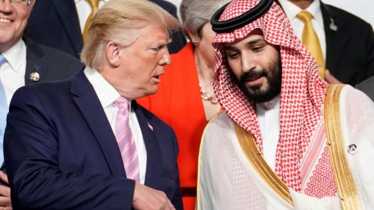ترامب يشترط على السعودية التطبيع الكامل مع إسرائيل لتمرير الاتفاق النووي المدني