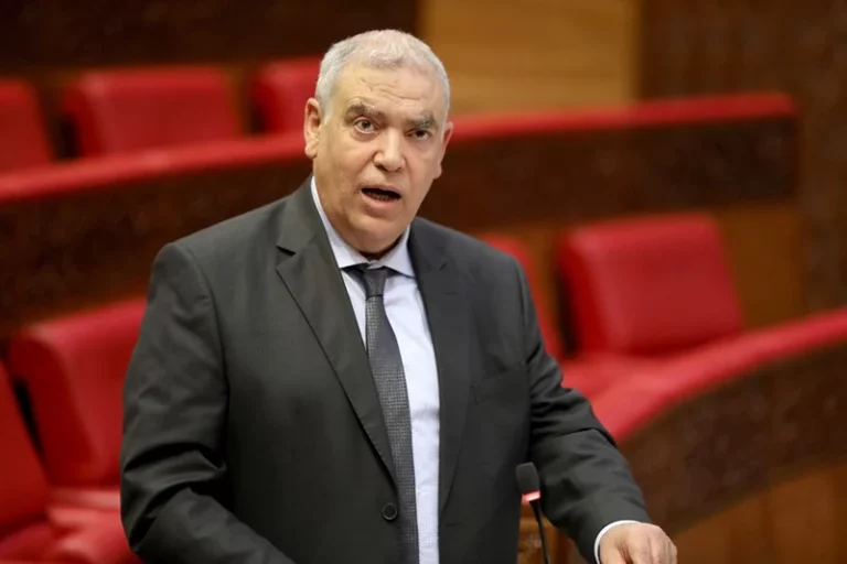 الزيادة في ثمن ”الطوبيسات” بالقنطيرة على طاولة وزير الداخلية