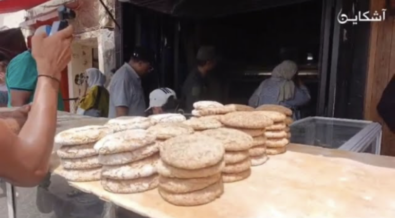 شوفو آش لقاو السلطات داخل فران!