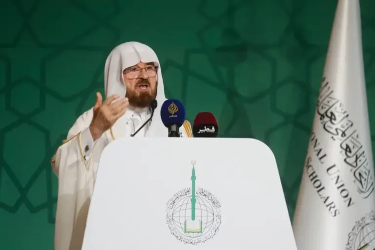 رئيس الاتحاد العالمي للمسلمين يكشف أسباب حذف تقرير مثير للجدل حول أحداث سبتة ينتصر لسانشيز
