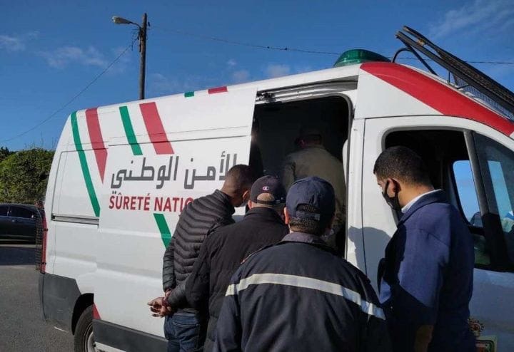 توقيف مشتبه فيه وفرار اثنين في اعتداء عنيف على رجل مسن بطنجة