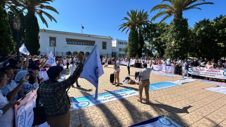 متصرفو التربية ينظمون لدعوات الاحتجاج ضد “فرض” رسوم التسجيل على الطلبة الموظفين