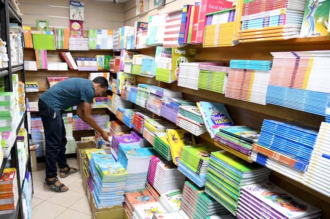 تحذيرات من تضرر مئات المقاولات جراء اختلالات توزيع الكتاب المدرسي
