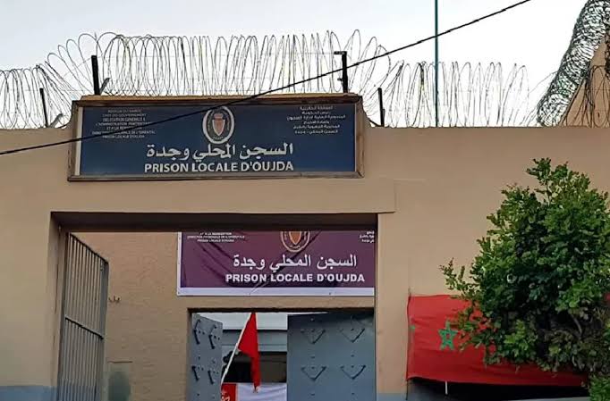 إدارة سجن وجدة تنفي “إهمال” الوضع الصحي لنزيل