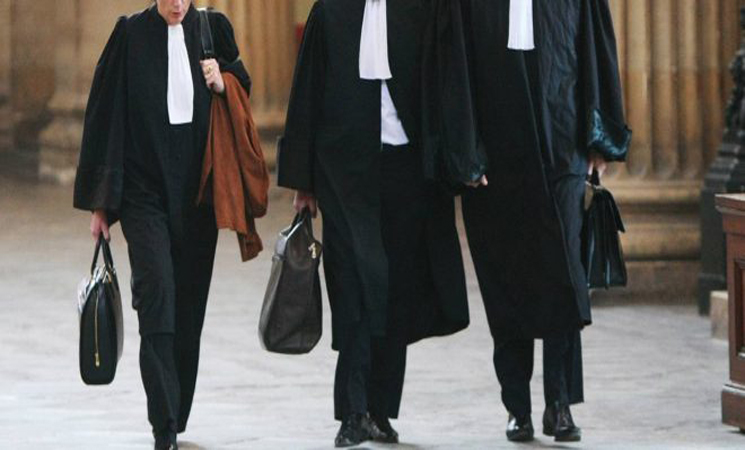 المحامون الشباب بالعرائش يدعون إلى مواصلة التوقف عن العمل