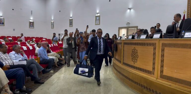 تجميد عضوية بومهدي بعد واقعة “صاك” جماعة فاس