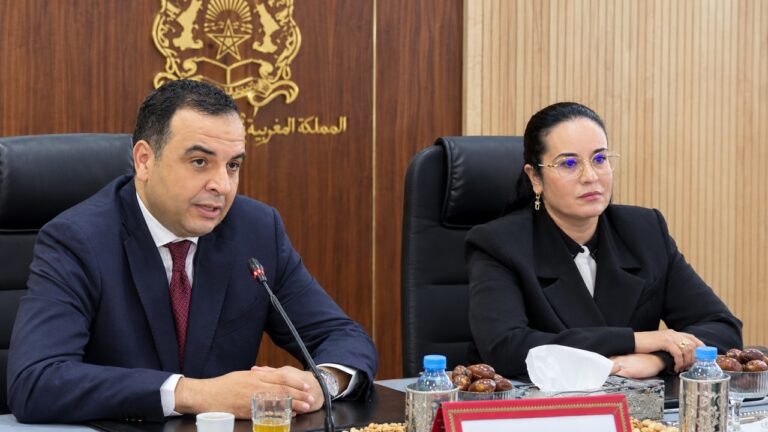 بايتاس يسلم السلطة لفيطح
